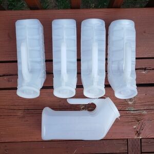 (5) NEW Lightweight Plastic Male Urinal With Snap On Lids - Holds 32oz or 1L